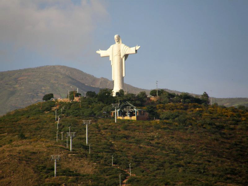 Das Wahrzeichen von Cochabamba ist die Christusfigur Cristo de la Concordia.